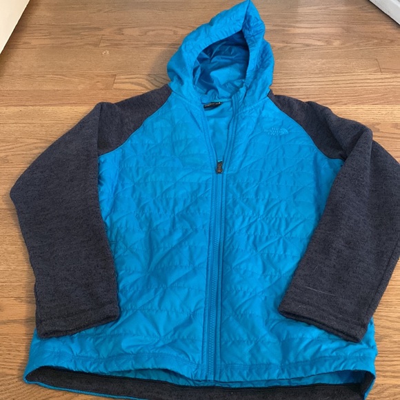 North Face boys size large (14/16) light jacket. Like new condition. - Picture 2 of 4